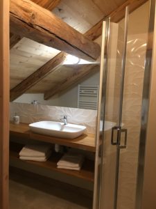 Salle de bain - chambre l'Ambrevettaa - maison d'hôtes - chambre d'hôtes - la ferme d'en haut - Saint-Jean-de-Sixt - la Clusaz - le Grand-Bornand