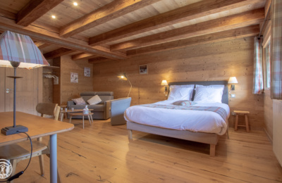 La tête d’Auferrand : grande chambre de deux personnes La Ferme d'en haut, Chambre la tête d'Auferrand- Maison d'hôtes Saint-Jean-de-Sixt